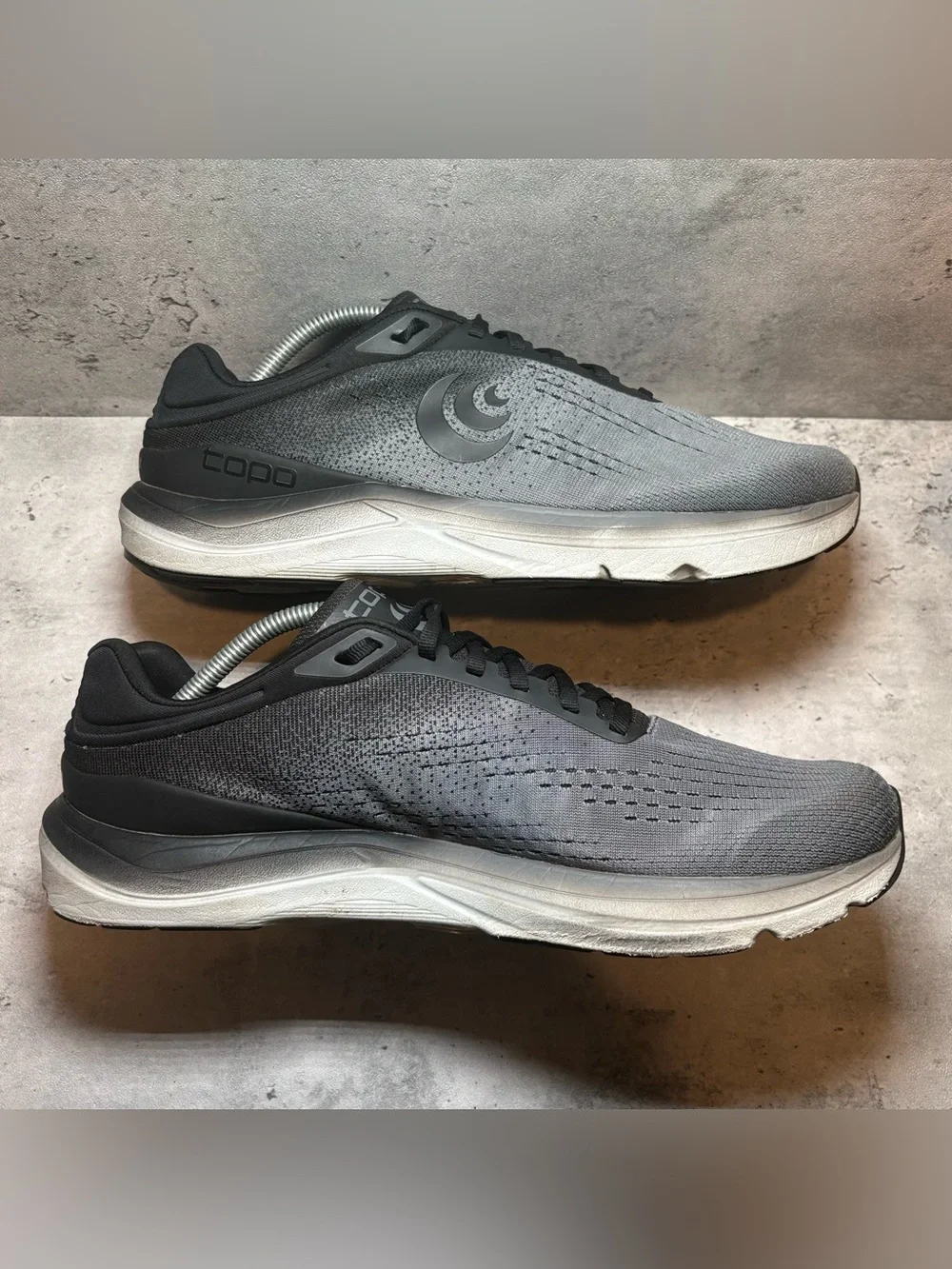 Topo Magnifly 5 Mens 11.5 Max Road Running Athletic Shoes Charcoal Grey Black